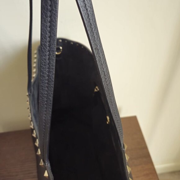 Valentino Rockstud Tote, Gorgeous BLK  Leather Large; More than 45%-off retail - Picture 11 of 16
